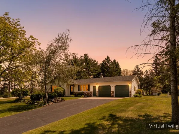 N9692 Wildflower Ln, Berlin, WI 54923