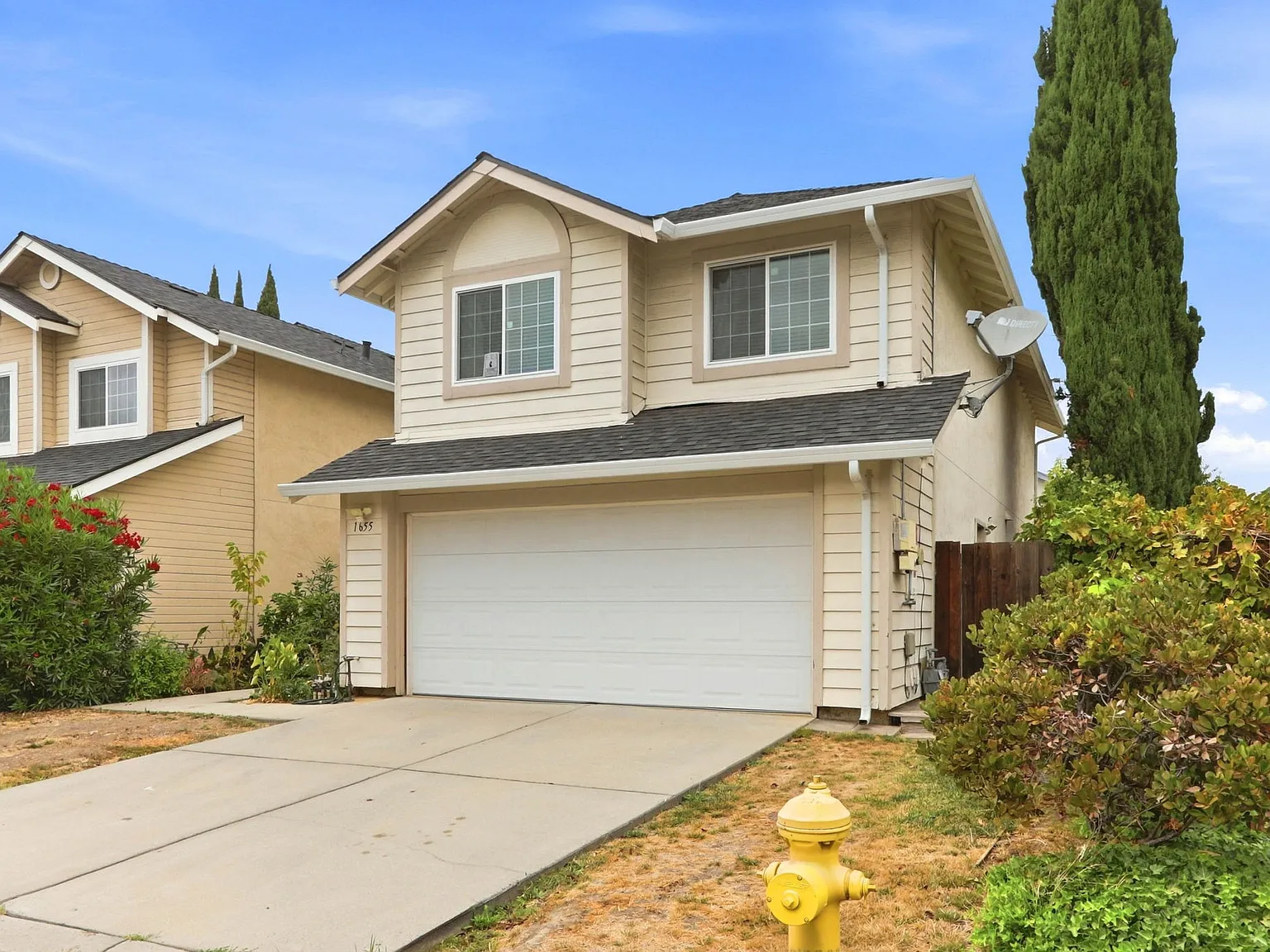3 bed, 2.5 bath, 1486 sqft, $4,750 — Photo 2