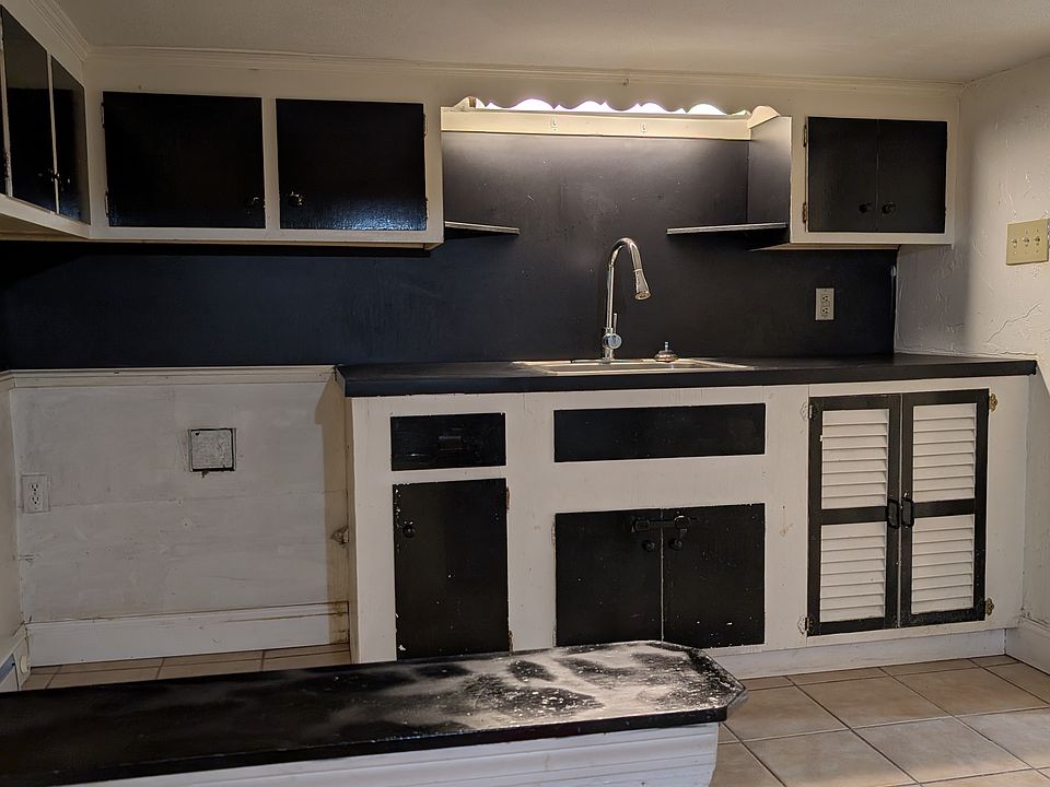 2nd image of 230 Conant St #2