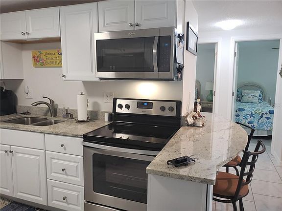 5th image of 715 Bertrend St