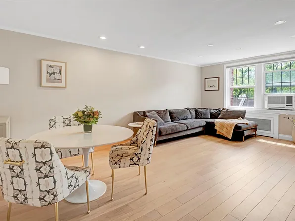 90 Knightsbridge Road #3R, Great Neck, NY 11021