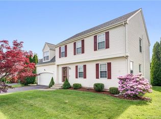68 Wildflower Ln, Middletown, CT 06457