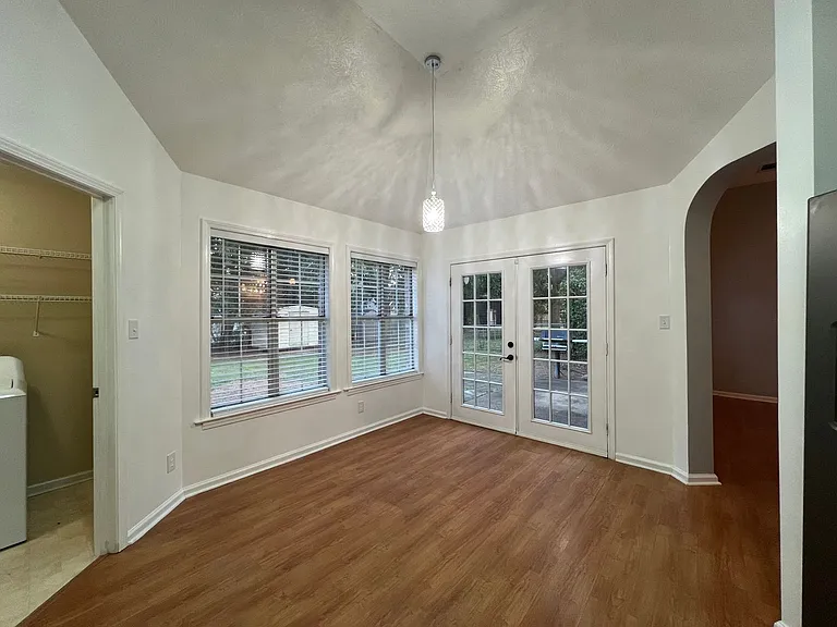 7117 Stamford Ct — Photo 7
