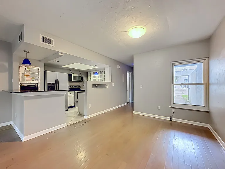 2857 Wonderwood Ln — Photo 10