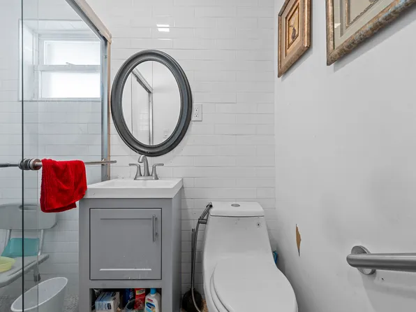 67-02 Almeda Avenue image 26 of 41