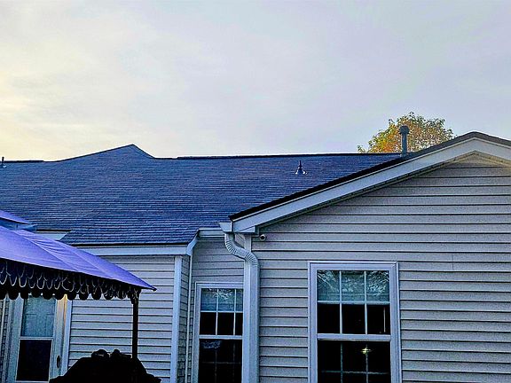3rd image of 18 Buck Ridge Dr