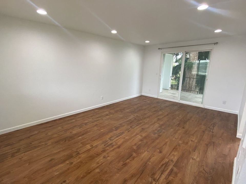 1st image of 101 N 10th St #16