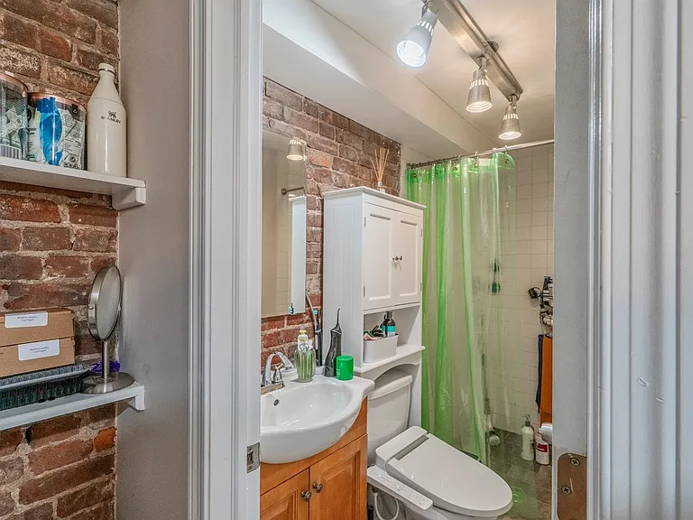 214 6th St #1 — Photo 9
