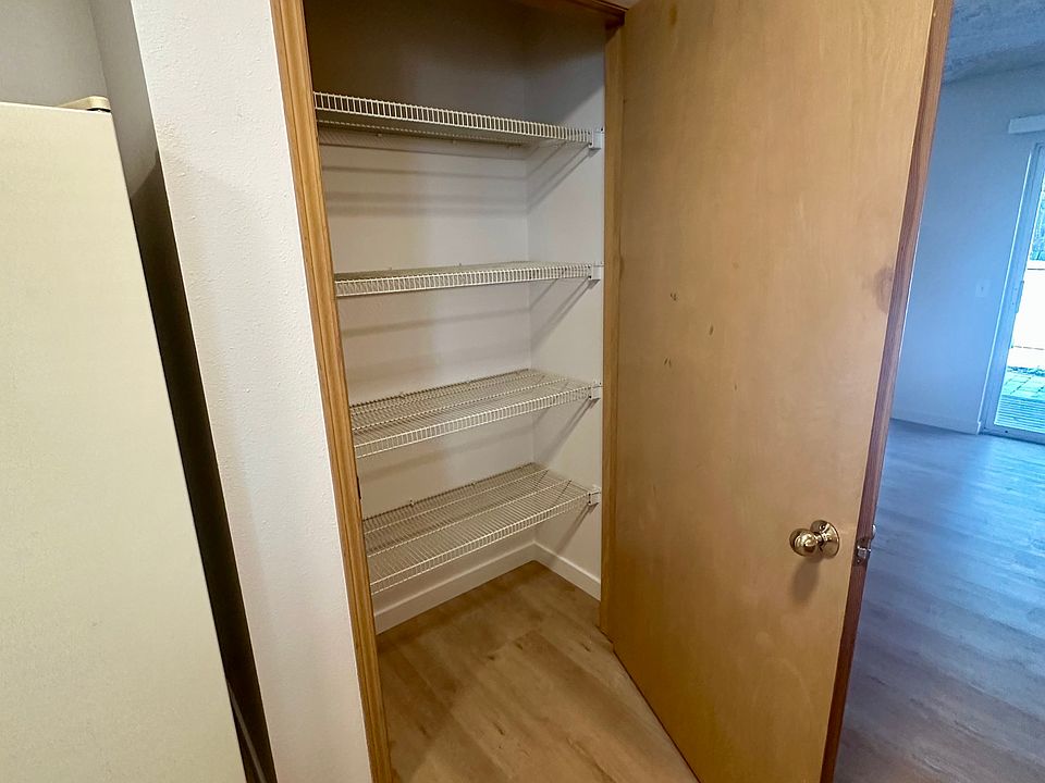 Kitchen pantry