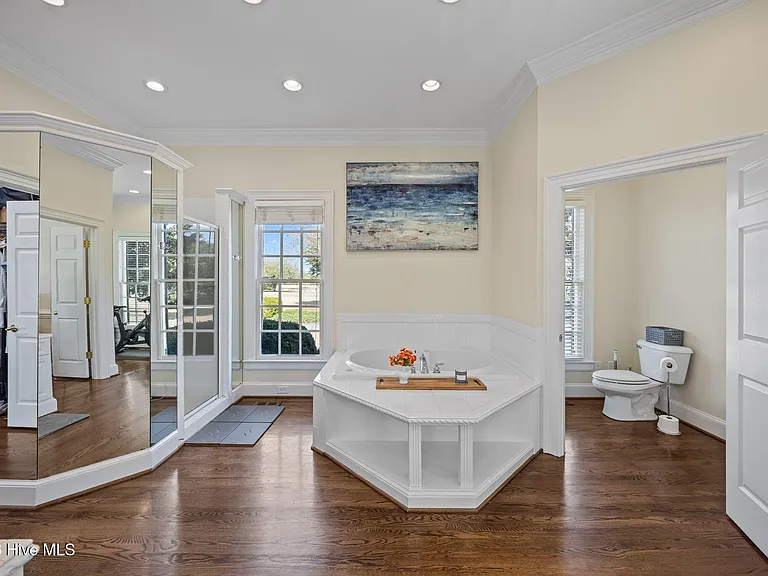 Lexington Dr — Photo 27