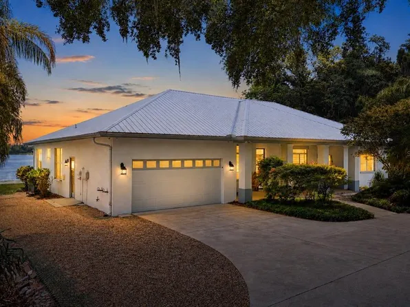 8701 Lake Calm Ln, Odessa, FL 33556