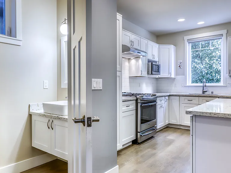 690 Wintersweet Rd NE — Photo 8