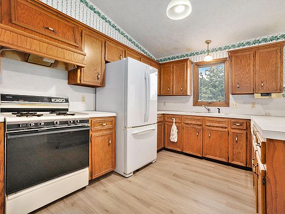 2nd image of 3984 Port Sheldon St