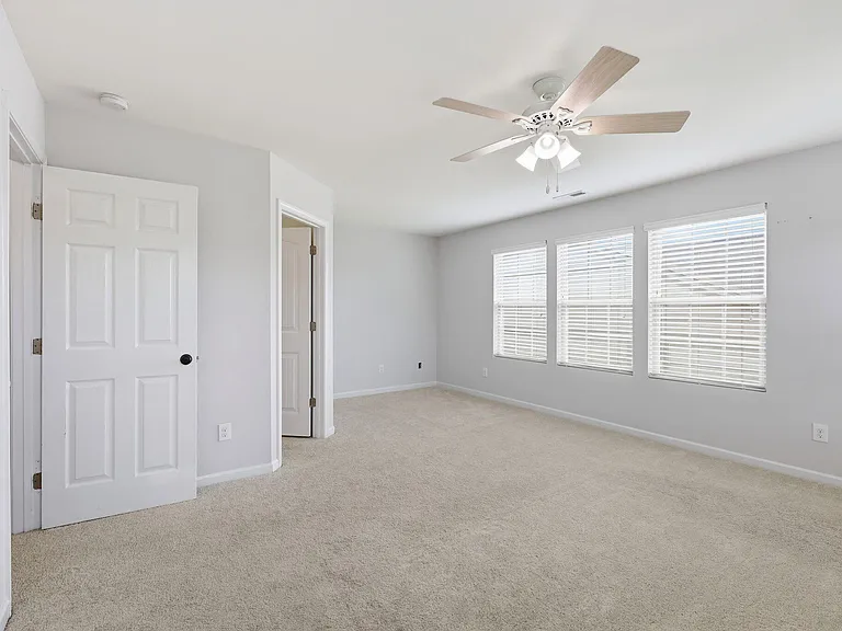 221 Irving Way — Photo 15