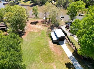 2476 Lake Rd, Ridgeway, SC 29130
