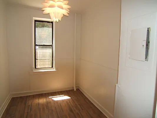 Rented by Joel Weisz, LREB | media 29