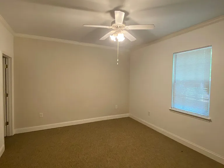 Hillcrest Apartments — Photo 11