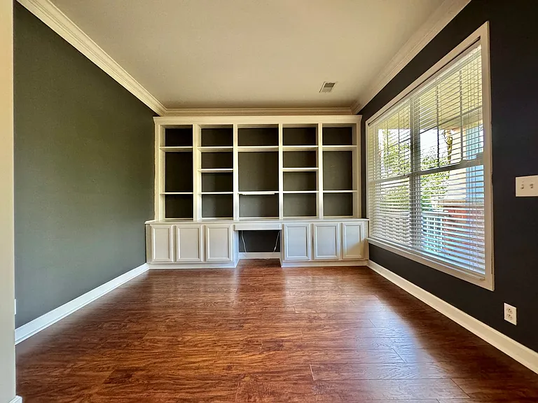 1321 Tilton Dr — Photo 4