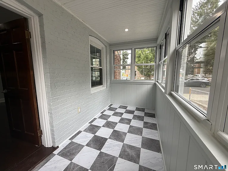 30 Hadley St — Photo 18