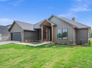 16322 Clear View Dr, Lindale, TX 75771