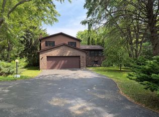 10916 Pheasant Ln, Woodstock, IL 60098