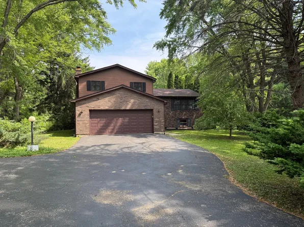 10916 Pheasant Ln, Woodstock, IL 60098