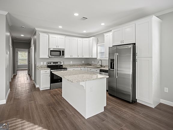 5th image of 34 Pear St