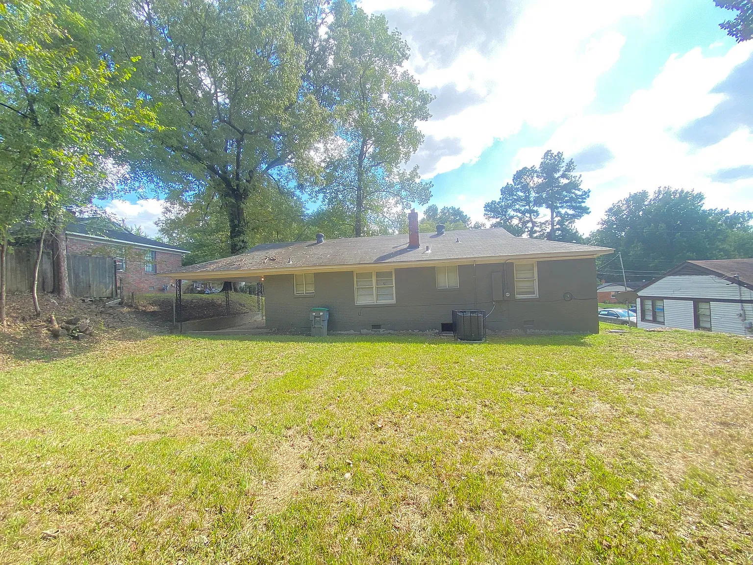 2168 Leyton Ave — Photo 4