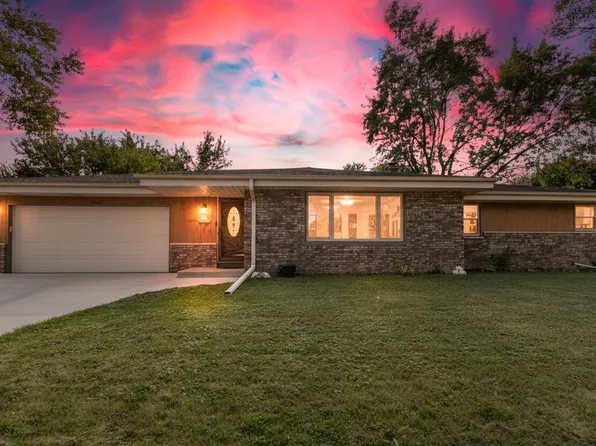 S68W13611 Hale Park CIRCLE, Muskego, WI 53150