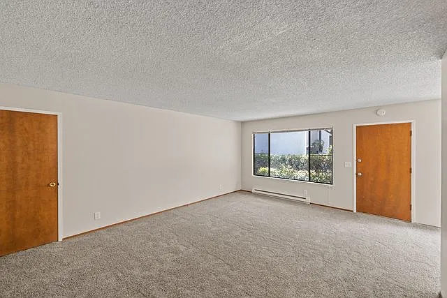 Park Plaza Apartments — Photo 16