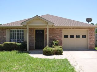 224 Half St, Lindale, TX 75771