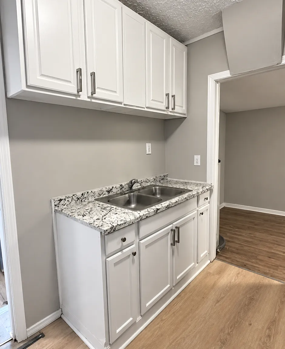 3 bed, 932 sqft, $1,250 — Photo 4