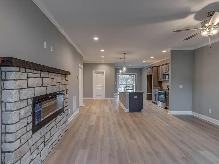 130 Locust Fork Rd — Photo 2