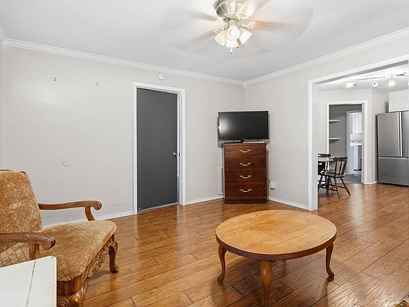 4th image of 407 S Texas St