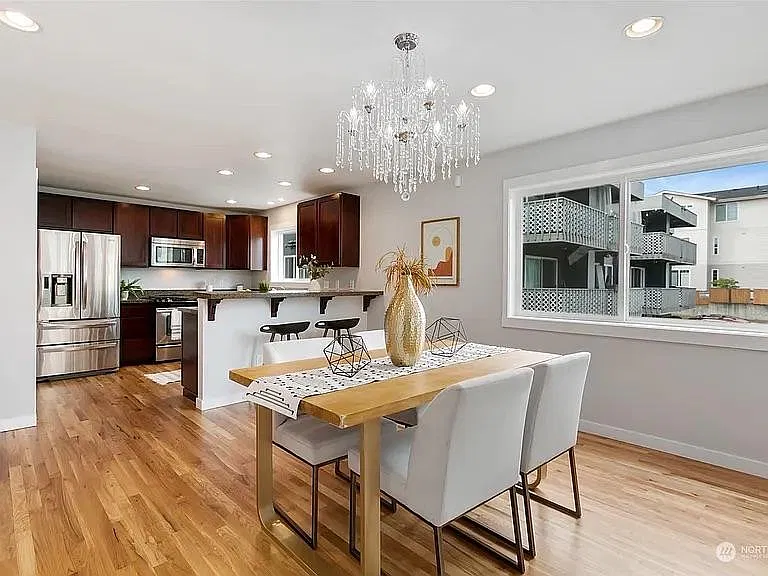 3 bed, 2.5 bath, 1540 sqft, $3,250 — Photo 2