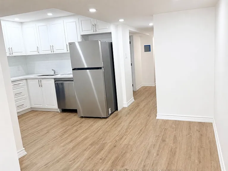 34 John Brabson Cres — Photo 9