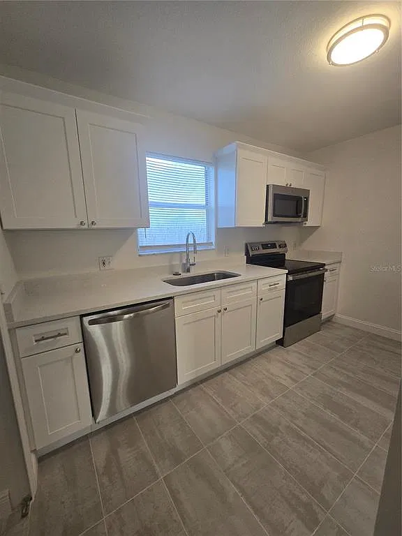 3 bed, 2.0 bath, 1122 sqft, $1,600 — Photo 2