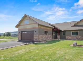 10 Bellflower Ct, Blanchard, ID 83804