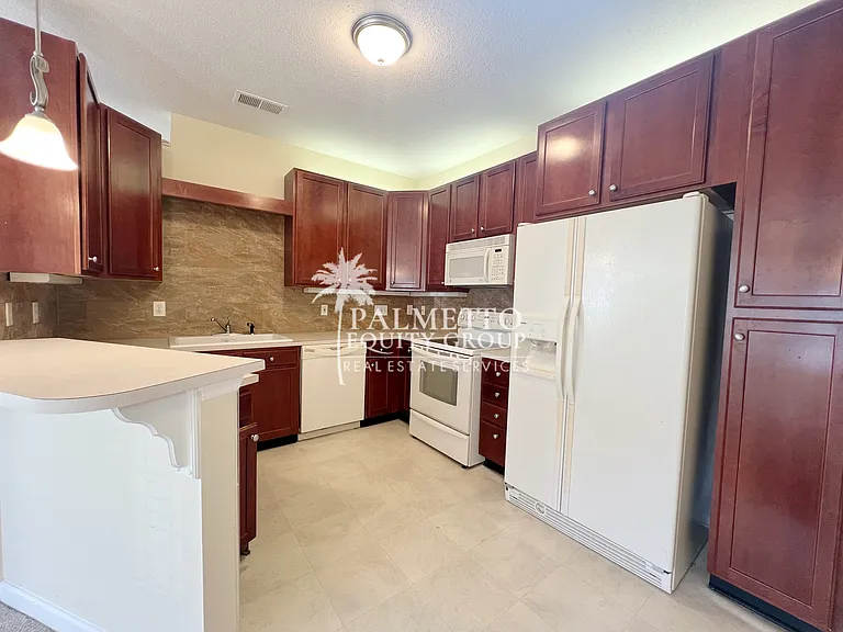3001 Greystone Point #F — Photo 7