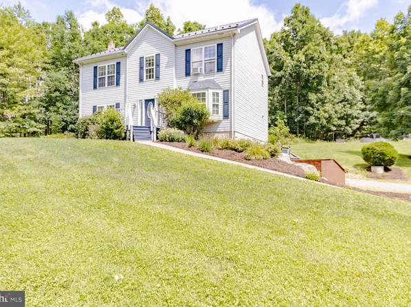 175 Creekside Ln, Port Matilda, PA 16870