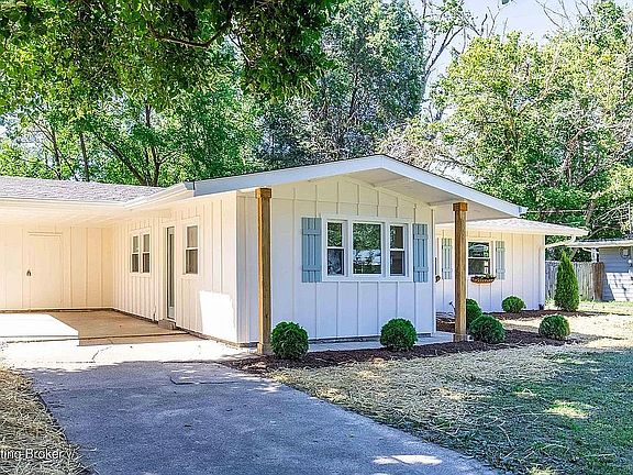 3rd image of 3603 Argyle Ln