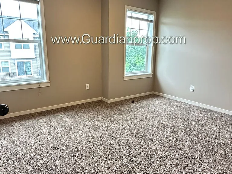 11950 Emery Village Dr N — Photo 7
