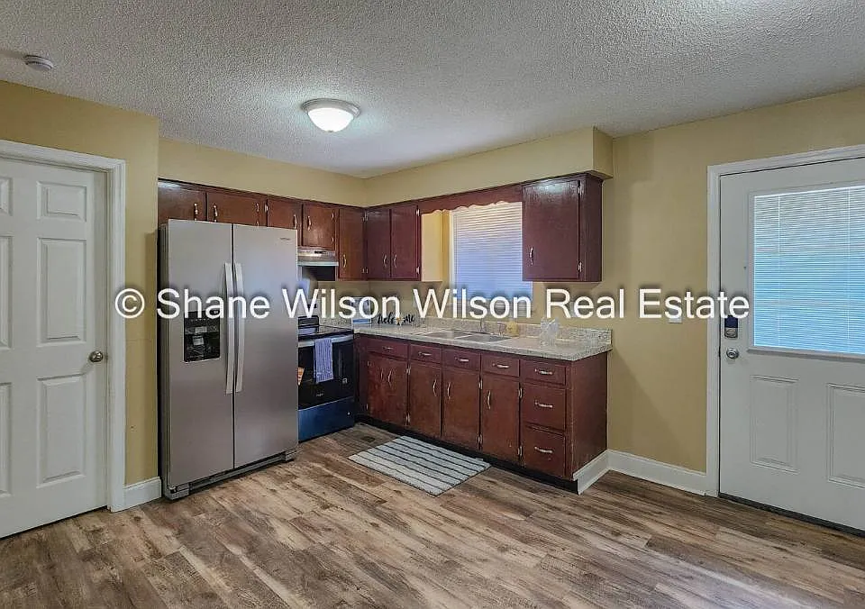 103 Laurelwood Cir