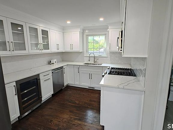 5th image of 42 Poe Ct #42