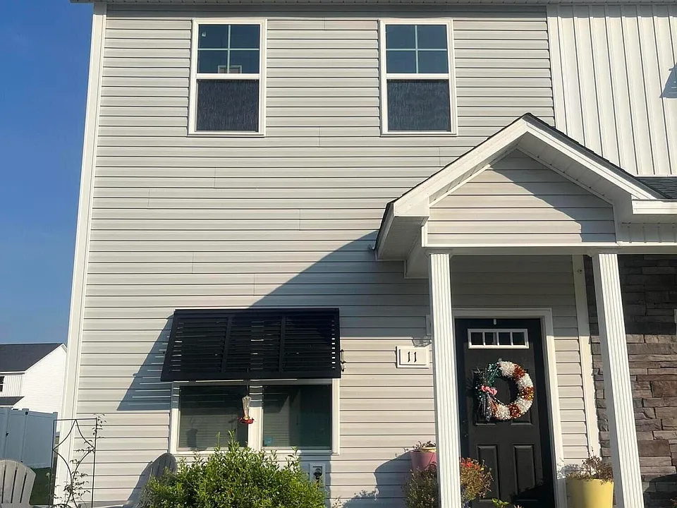 11 Catalina Cir