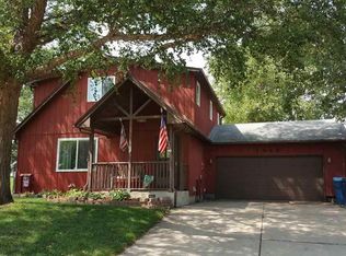 1946 Tilbury Rd, Waterloo, IA 50701