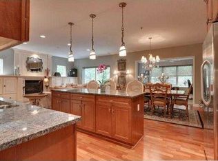 17850 Valley Cove Ct, Deephaven, MN 55391