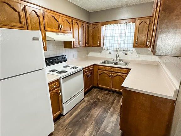5th image of 313-317 NW 3rd St