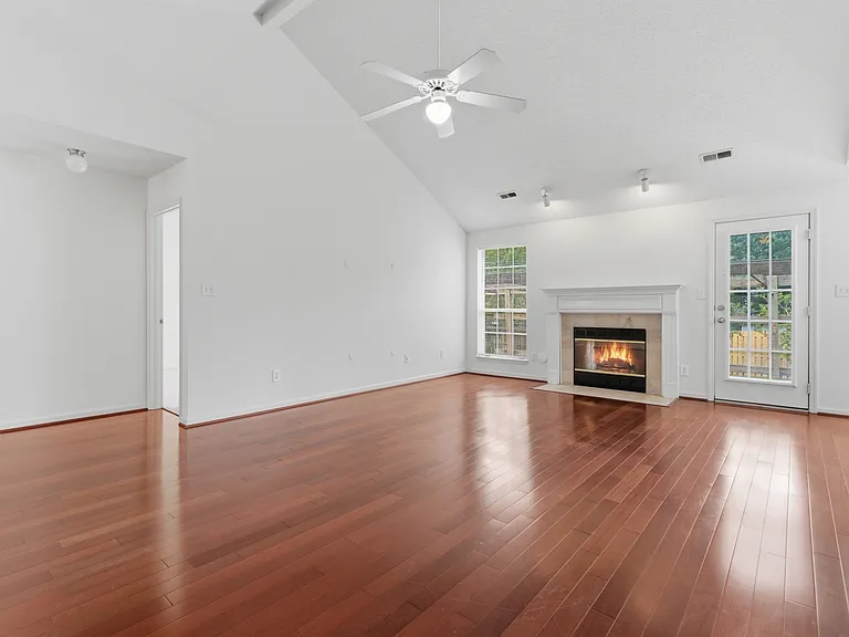 134 Garden Brook Dr — Photo 2
