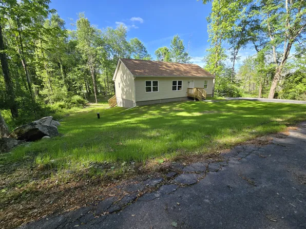 526 Crocus Dr, East Stroudsburg, PA 18301